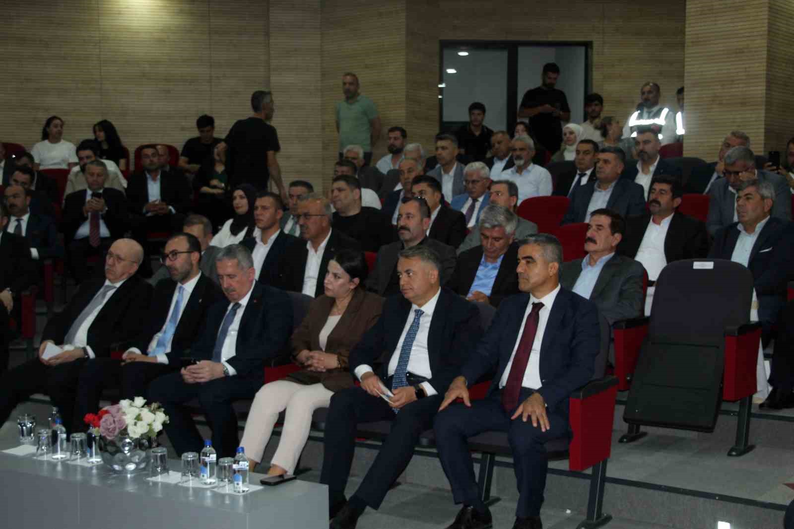 Ticaret Bakanı Bolat: "Enerjinin merkezi Şırnak, Türkiye’nin kalkınma koridorlarının kalbinde"