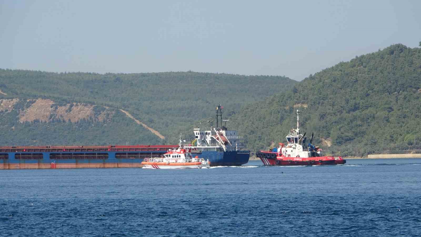 &Ccedil;anakkale Boğazı&rsquo;ndan ge&ccedil;en genel kargo gemisi makine arızası yaptı