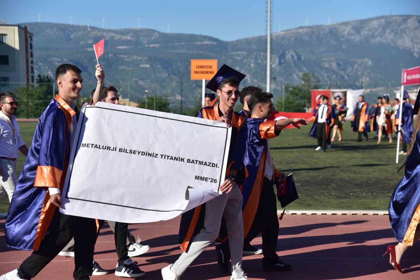 MSKÜ’lü genç mühendisler meslek yaşamlarına uğurlandı