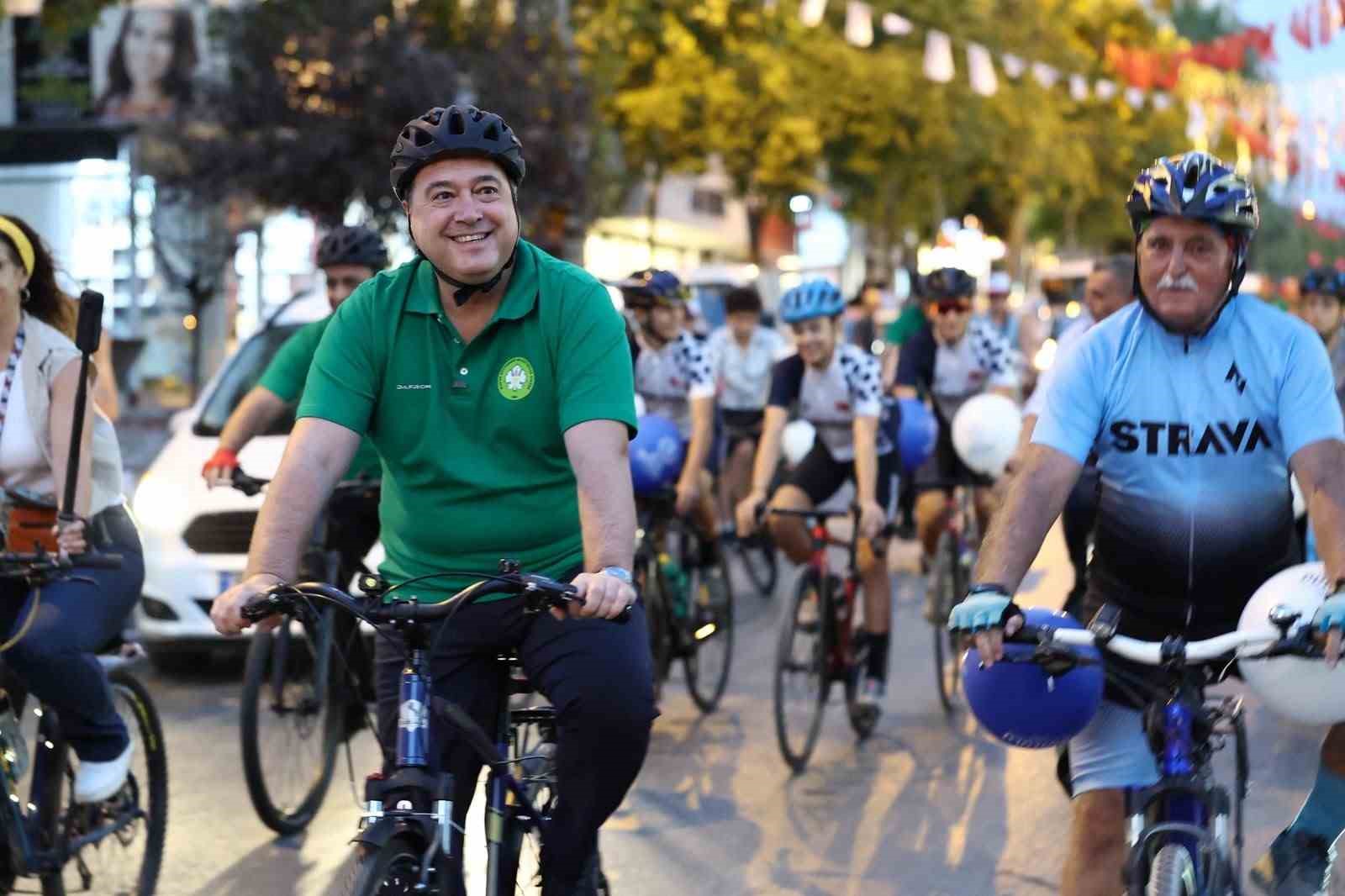 Başkan Dutlulu, Avrupa Hareketlilik Haftası&rsquo;nda Manisalılarla pedal &ccedil;evirdi