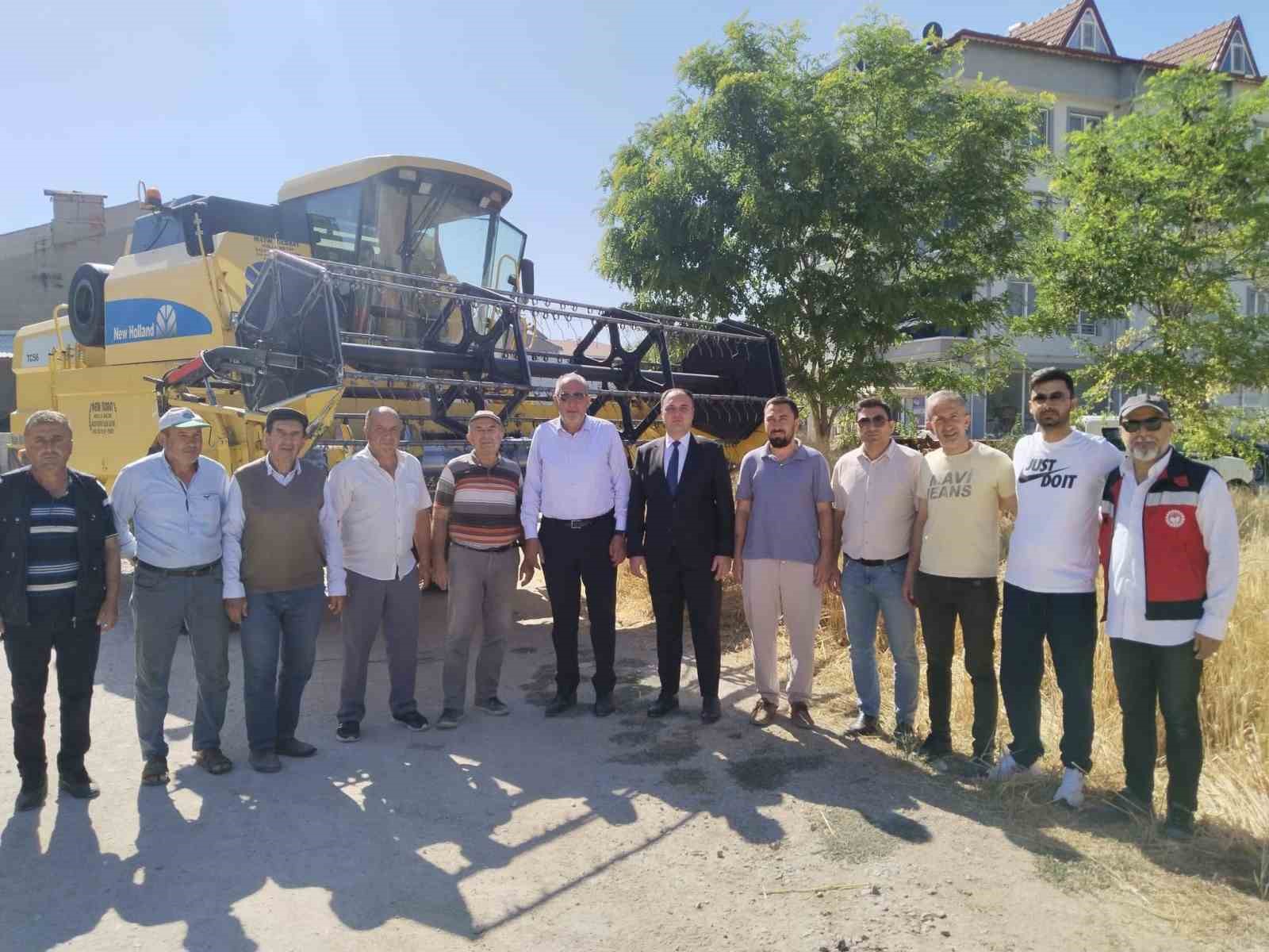 Aslanapa’da hububat hasadı dualarla başladı