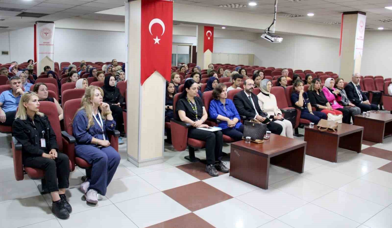 Kayseri Devlet Hastanesi’nde ‘Kritik Hastada Beslenme’ eğitimi