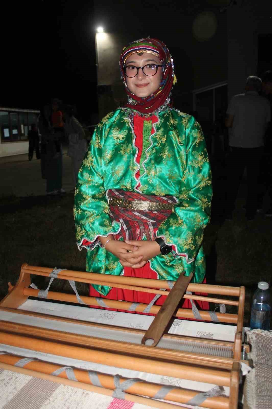 Lise öğrencilerinin düzenlediği ecdat şenliği büyük beğeni topladı