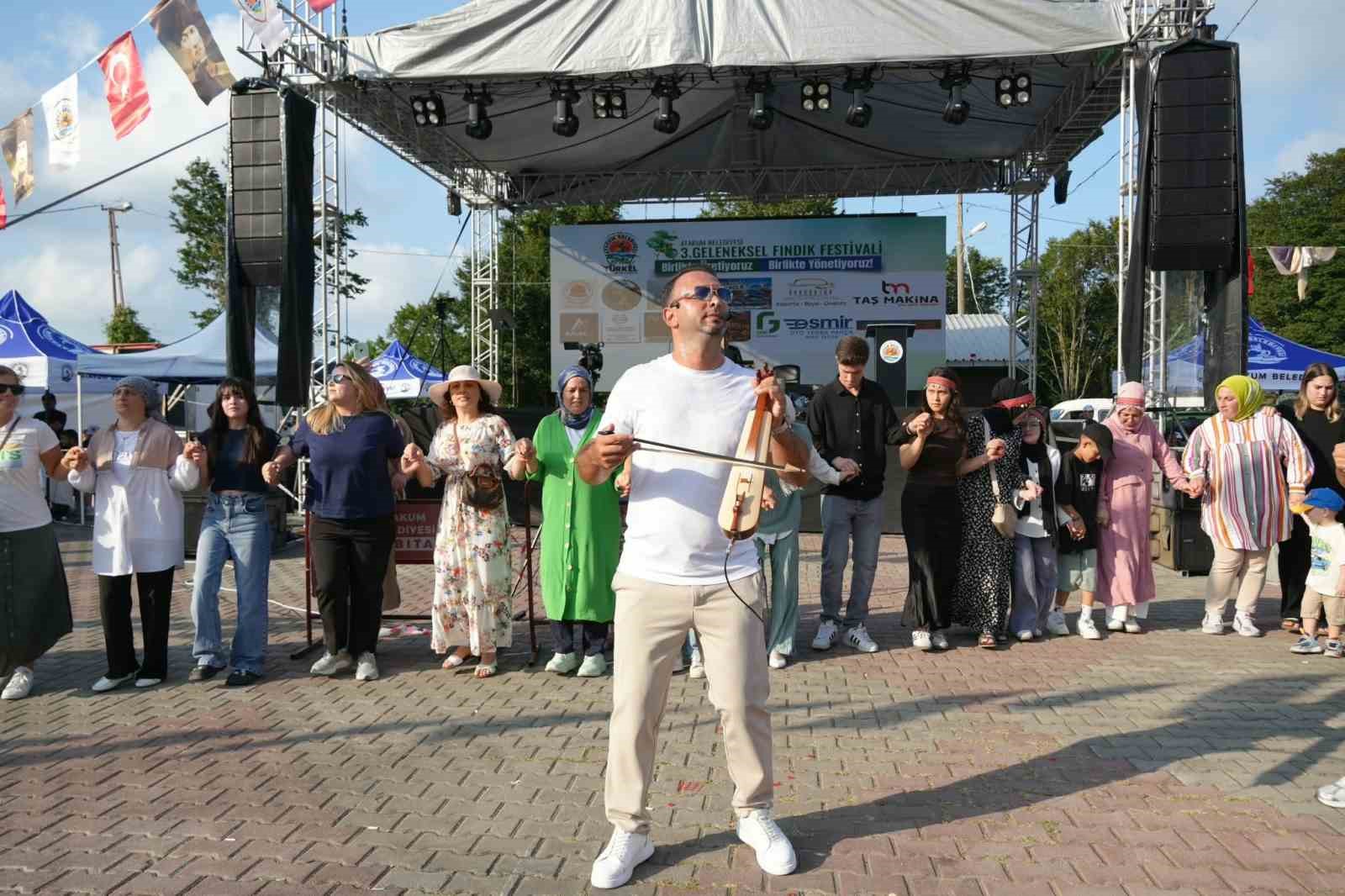 Atakum&rsquo;da &uuml;&ccedil;&uuml;nc&uuml; kez d&uuml;zenlenen Fındık Festivali&rsquo;ne yoğun ilgi
