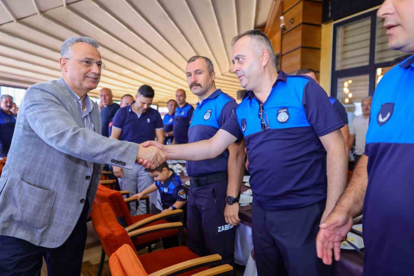 Başkan Kurnaz: "Zabıta ekiplerimiz, belediyenin vatandaşla doğrudan temas kuran önemli bir birimidir"