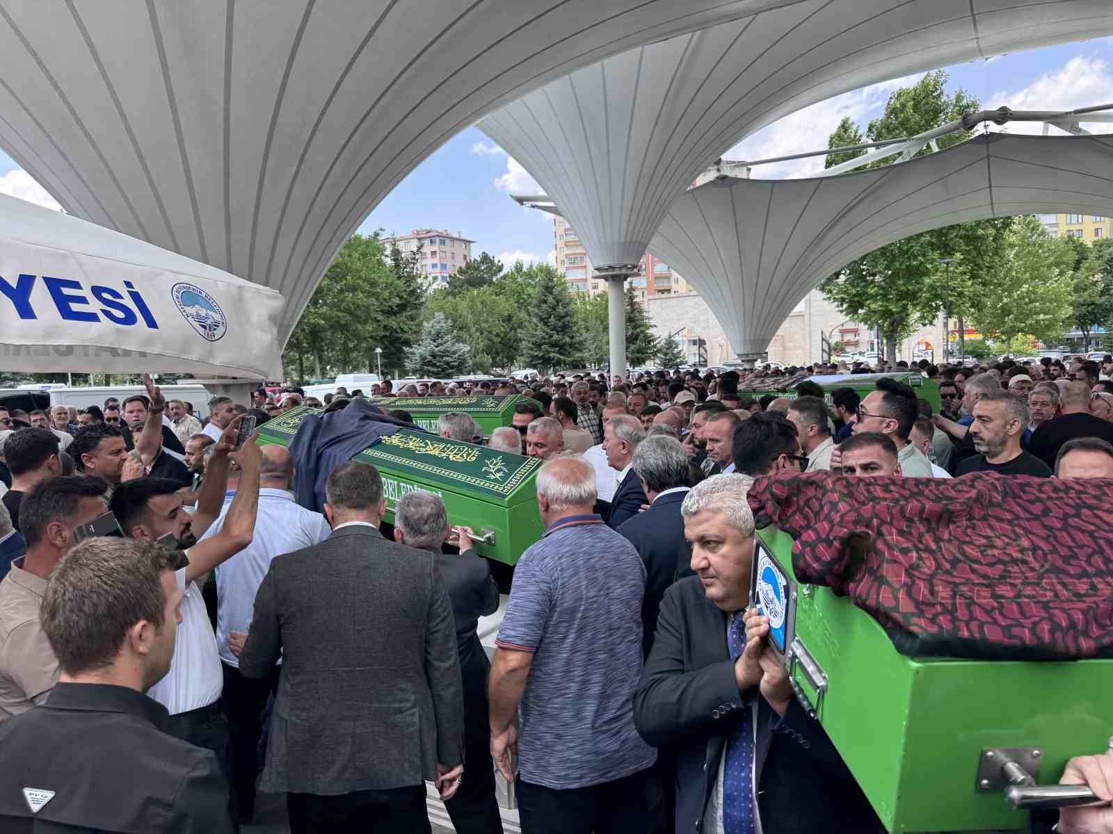 Mehmet Arar&rsquo;ın babası toprağa verildi