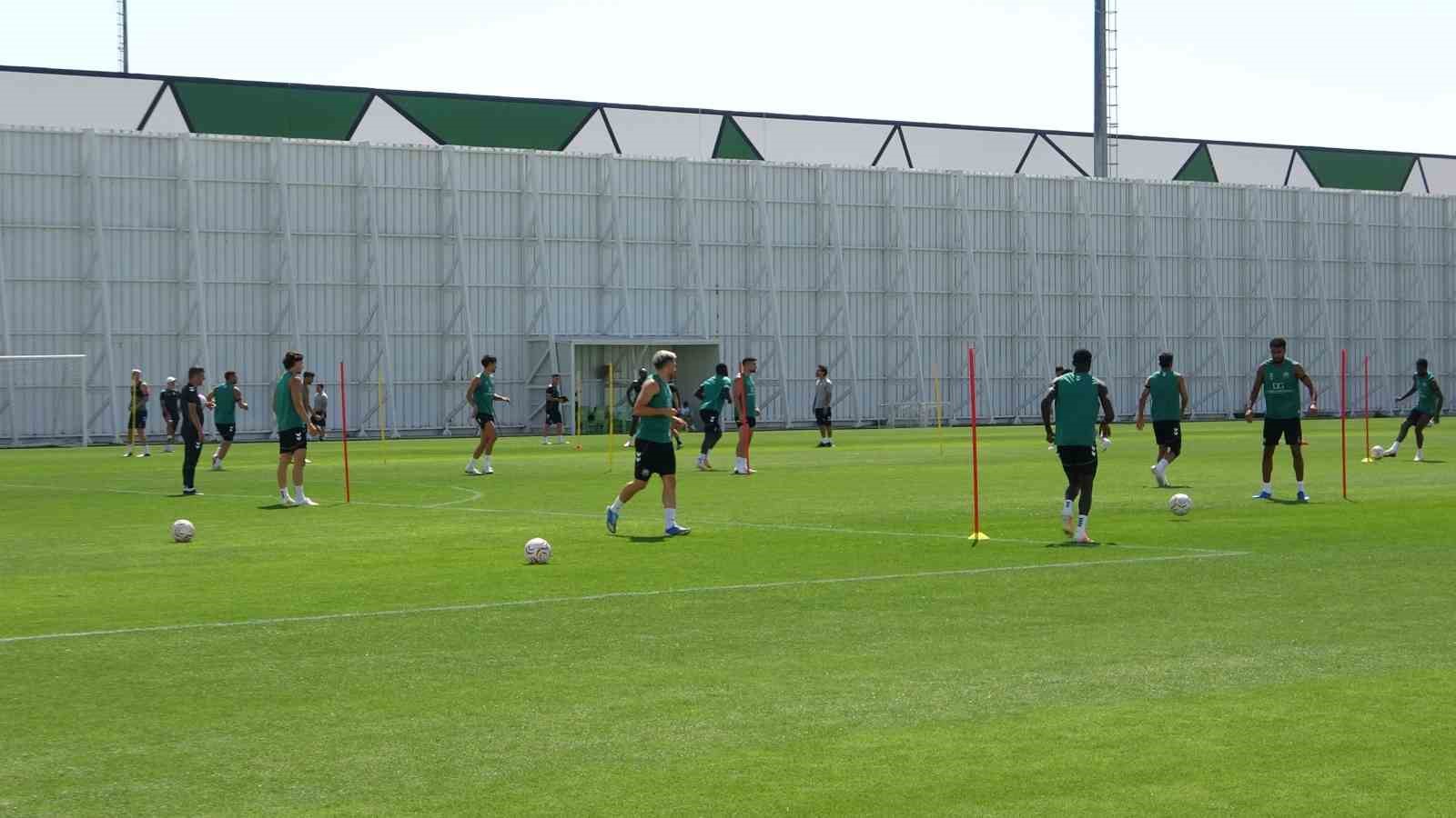 Konyaspor, Fenerbahçe maçı hazırlıklarına devam etti