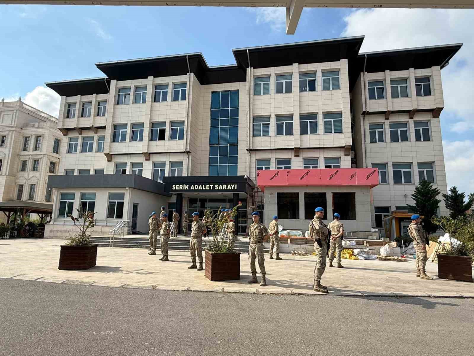 Serik’te uyuşturucu operasyonu: 9 gözaltı