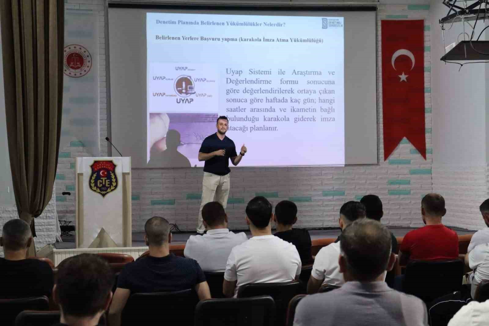Eskişehir&rsquo;de h&uuml;k&uuml;ml&uuml;lere tahliye &ouml;ncesi denetimli serbestlik semineri