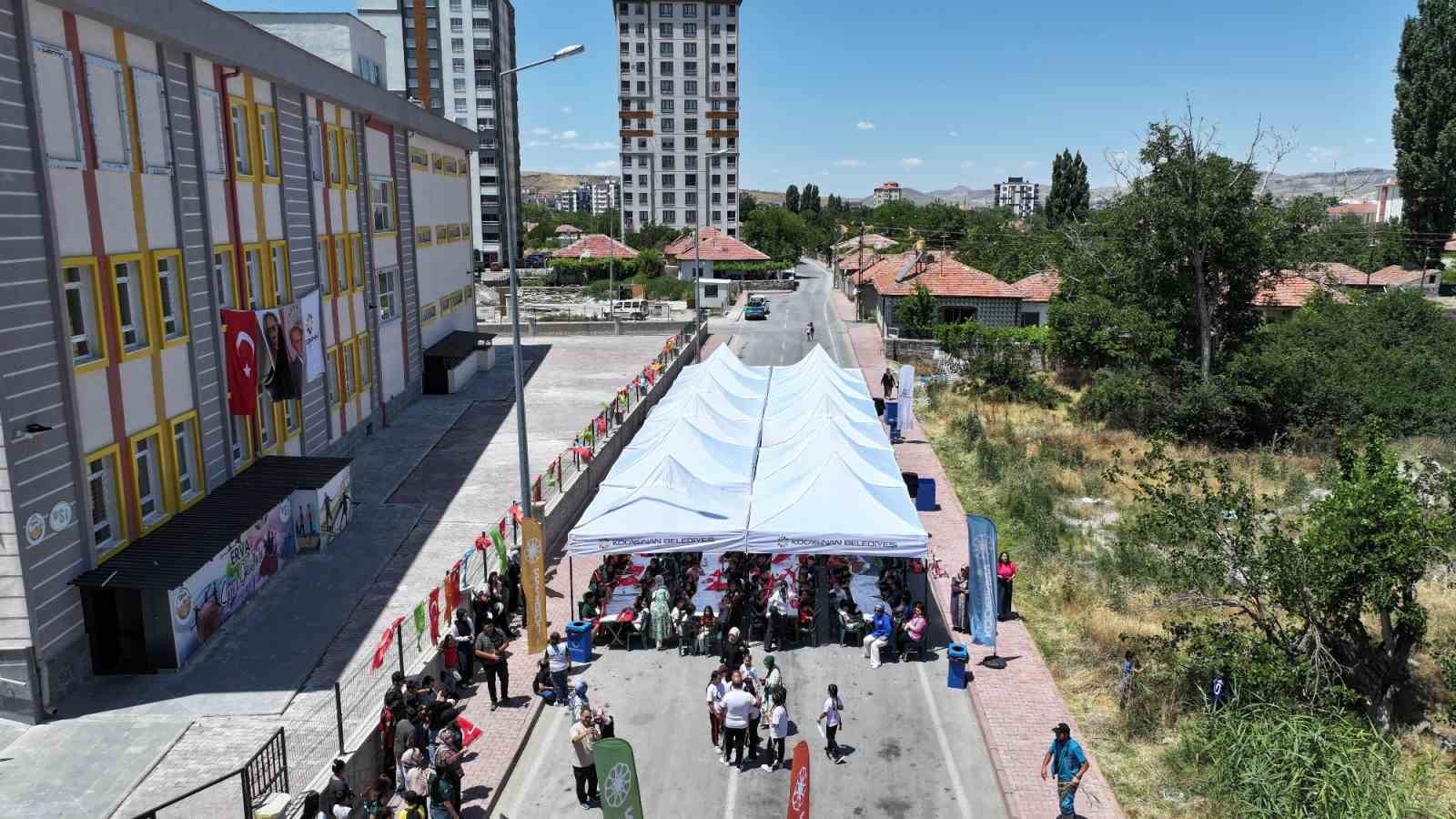 Başkan Çolakbayrakdar: "Kocaburger’ı yaz boyunca ERVA okullarında sürdüreceğiz"