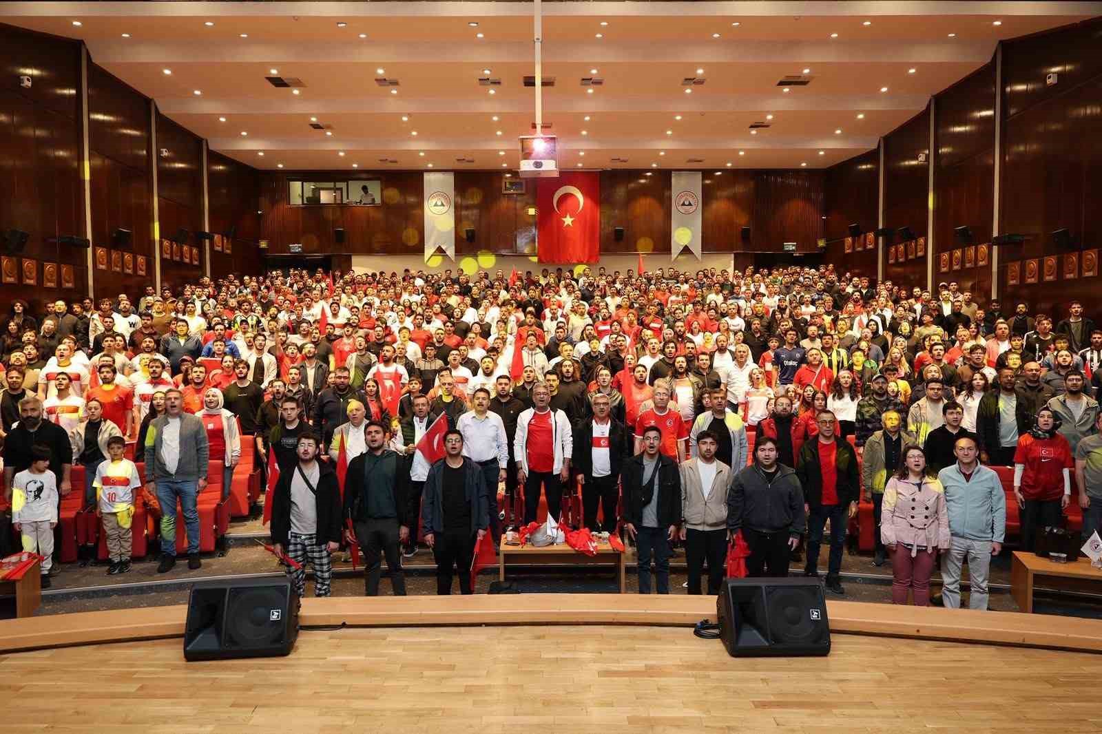 ERÜ’de milli maç heyecanı yaşandı