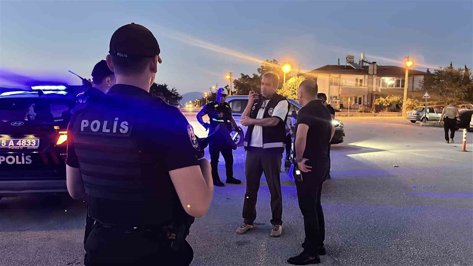 Burdur’da polis ekiplerinden sıkı denetim