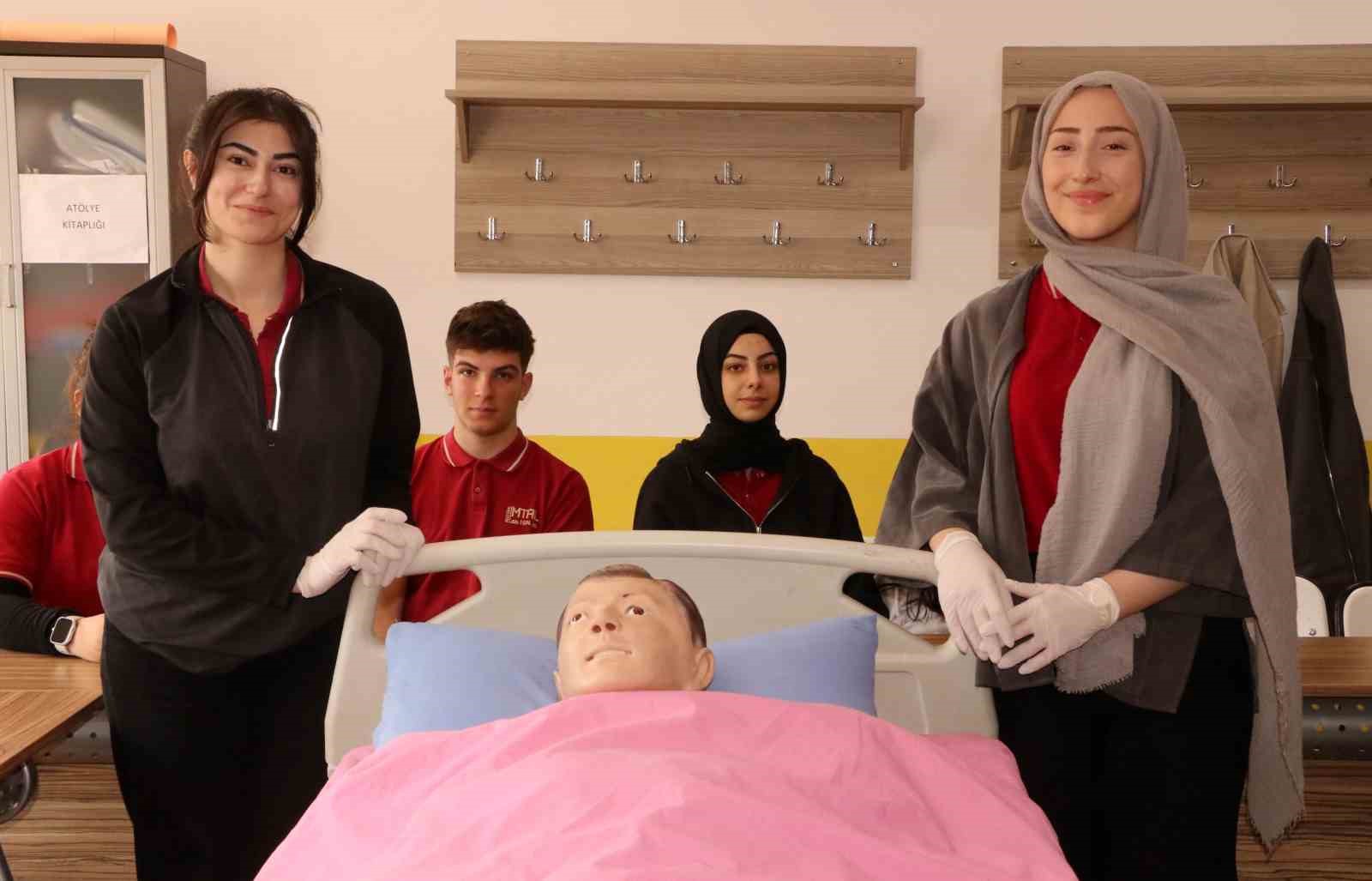 Erzincan&rsquo;da meslek lisesi sağlık sekt&ouml;r&uuml;ne bakım personeli yetiştiriyor