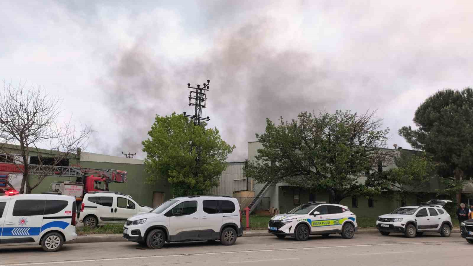 Bursa&rsquo;da sunta fabrikasında korkutan yangın