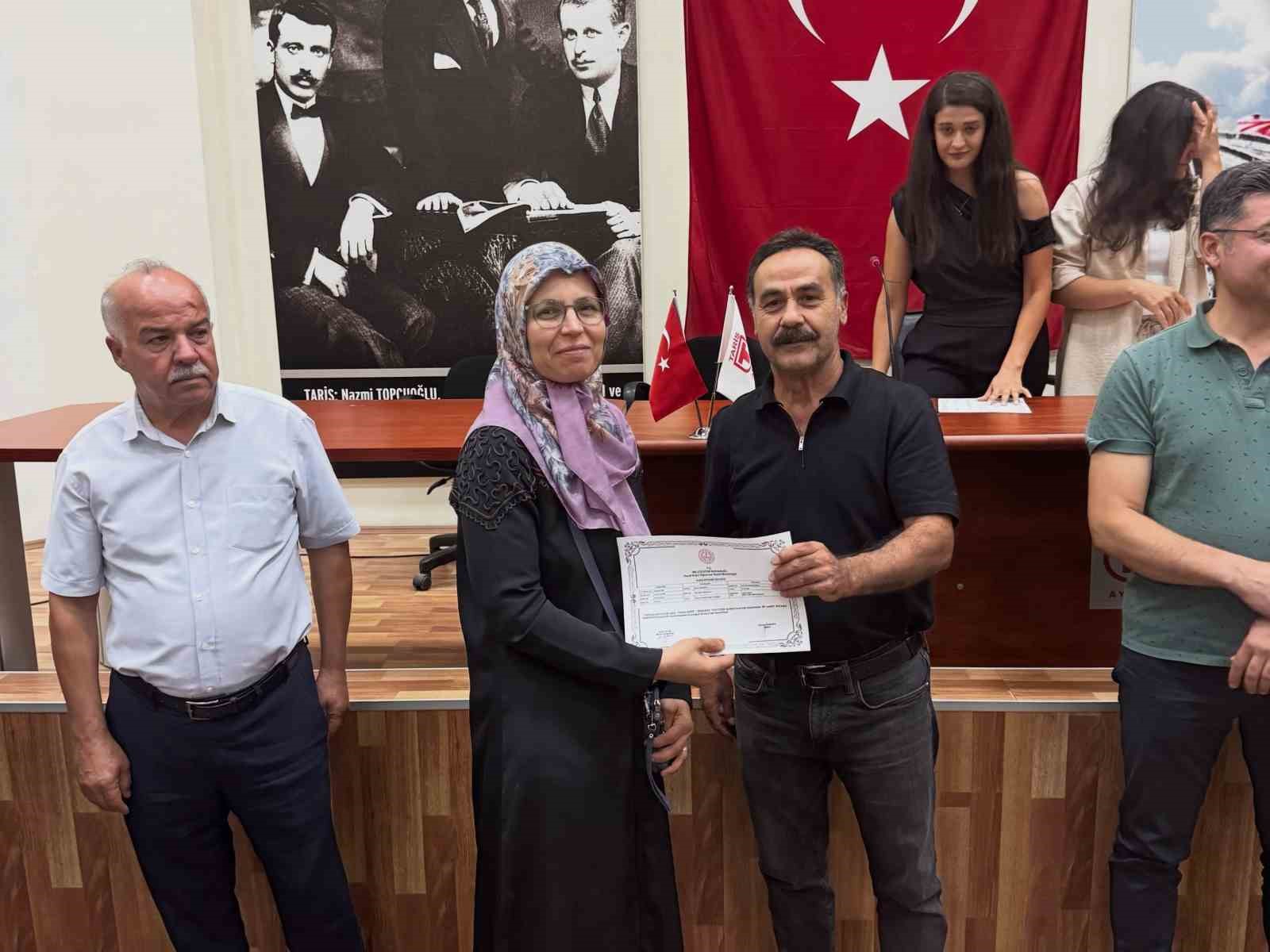 Efeler&rsquo;de kursiyerler sertifikalarını aldı