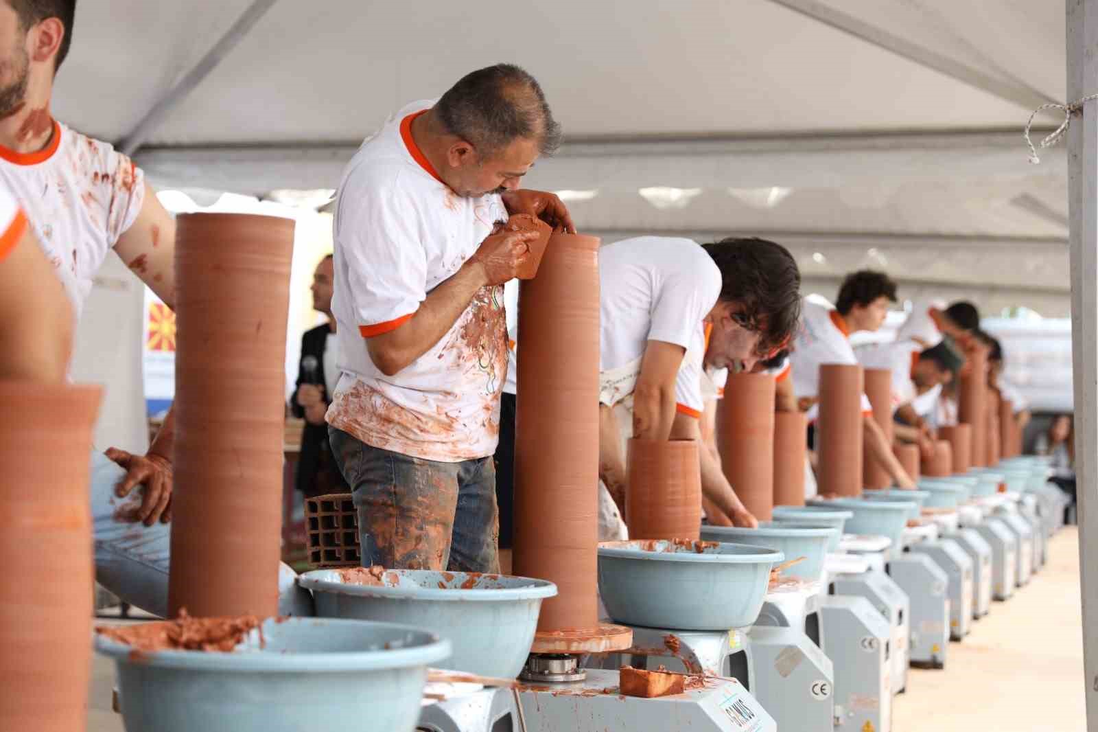 Çömleğin kalbi Menemen, 45 ülkeyi buluşturacak