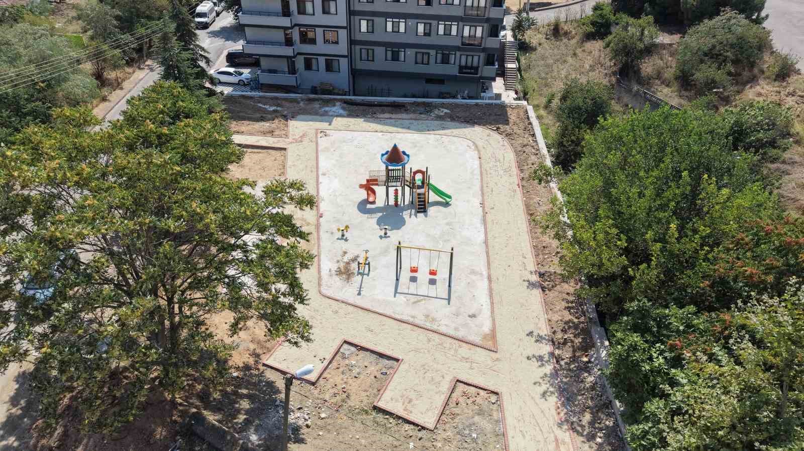 Çayırova’da park ve yeşil alanlar yenileniyor