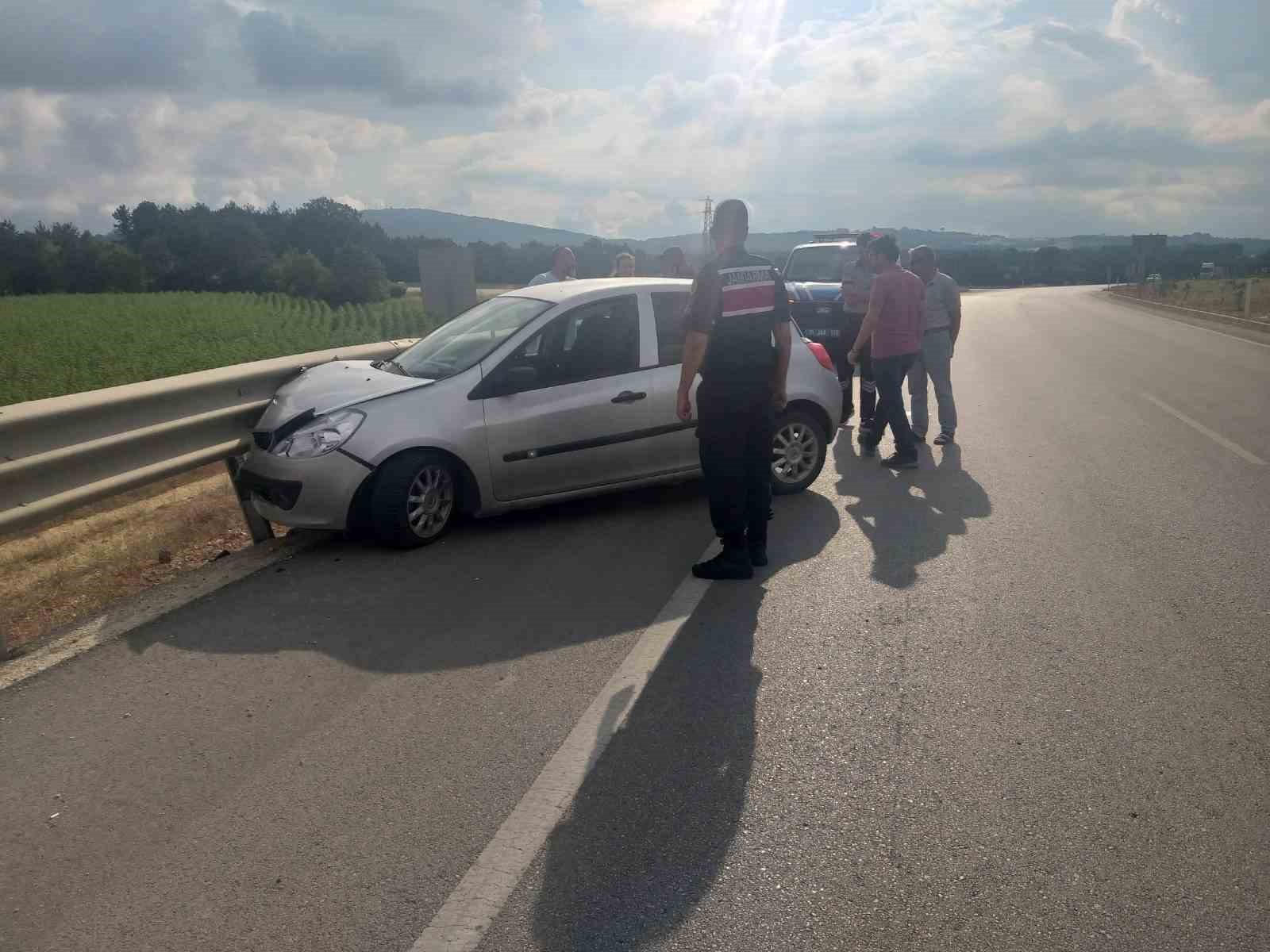 Bilecik&rsquo;te otomobil bariyere &ccedil;arptı: 1 yaralı