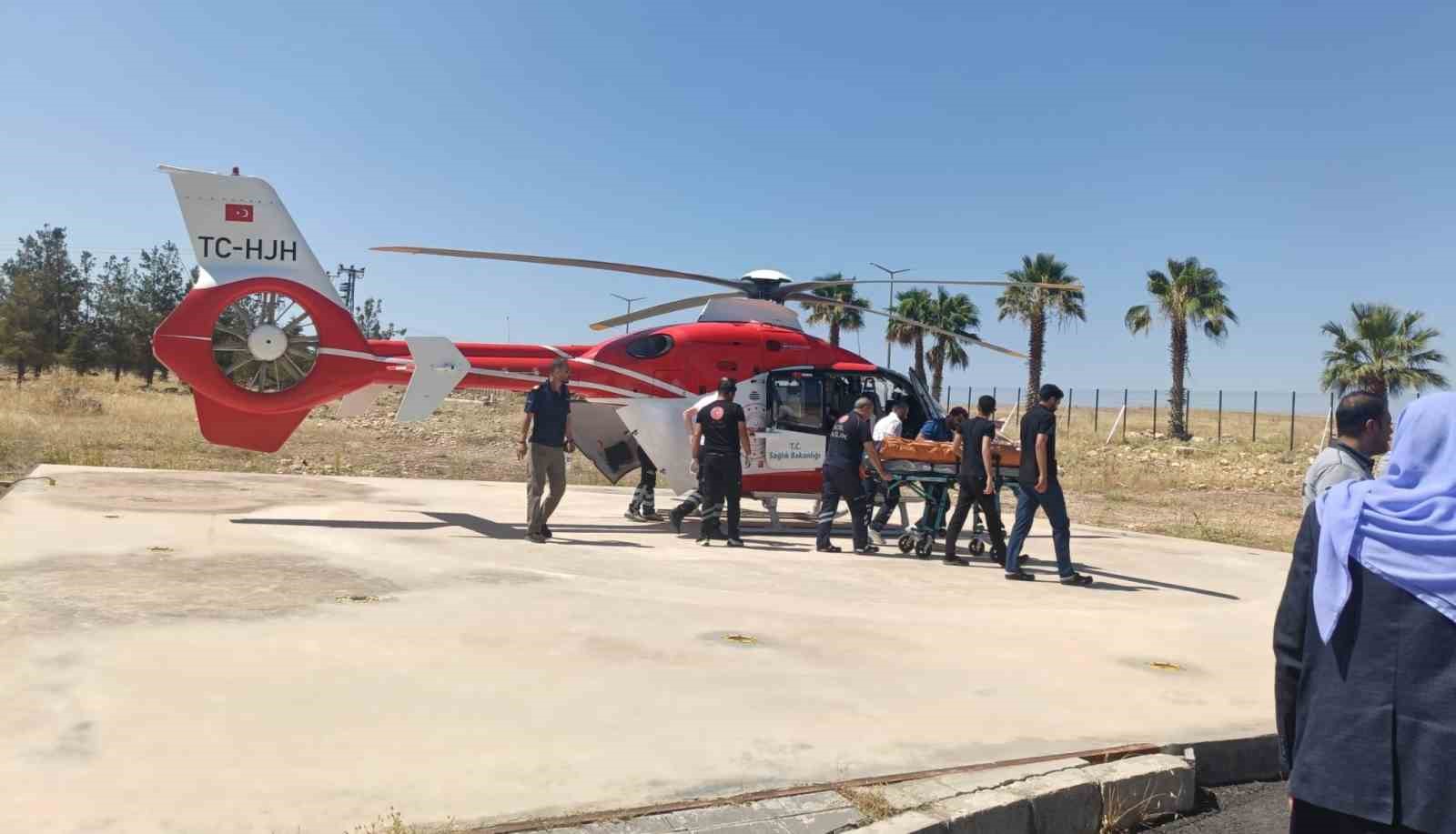 Şırnak&rsquo;ta yaralanan şahıs ambulans helikopterle Şanlıurfa&rsquo;ya getirildi