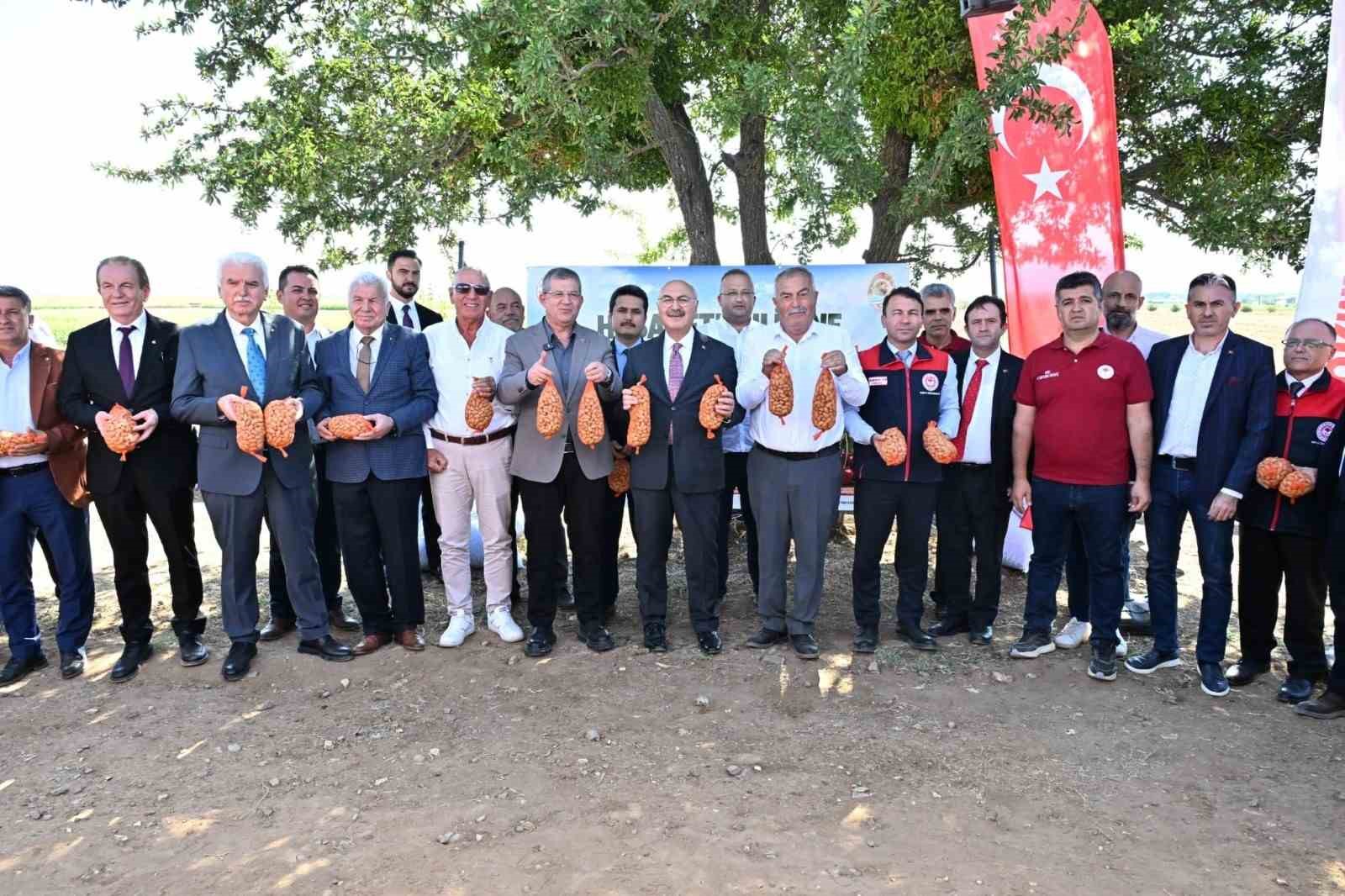 Denizli badem üretiminde kan kaybediyor