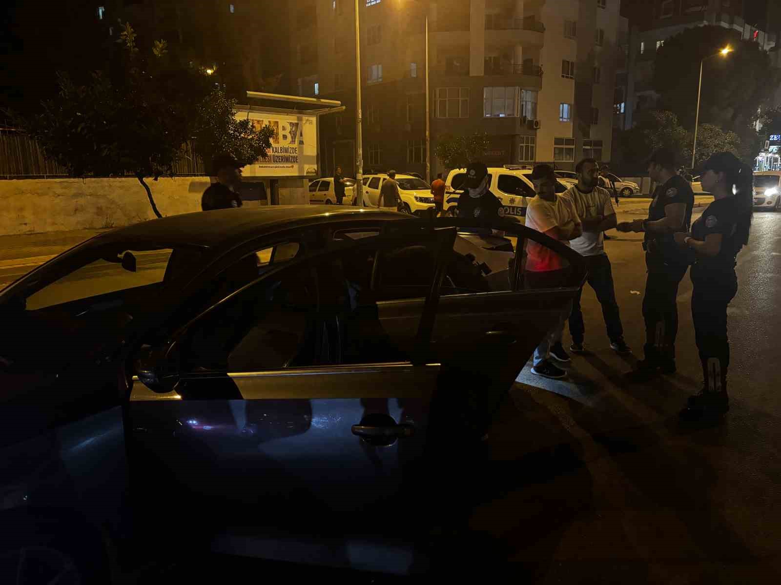 Adana’da Huzur ve Güven uygulaması: 62 aranan şahıs yakalandı, 3 milyon 924 bin TL ceza kesildi