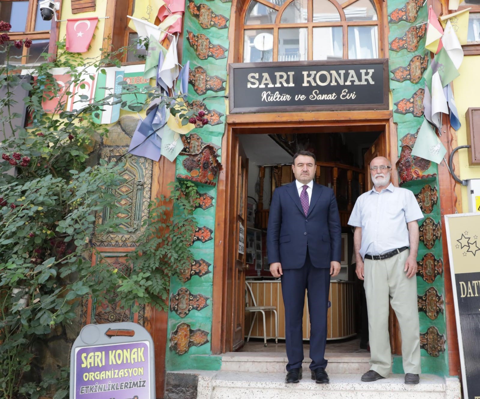 Vali Işın, Sarı Konak K&uuml;lt&uuml;r ve Sanat Evi&rsquo;ni ziyaret etti