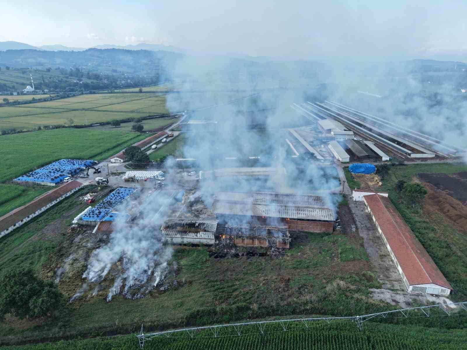 Saman deposu küle döndü: Hasarın boyutu dronla görüntülendi
