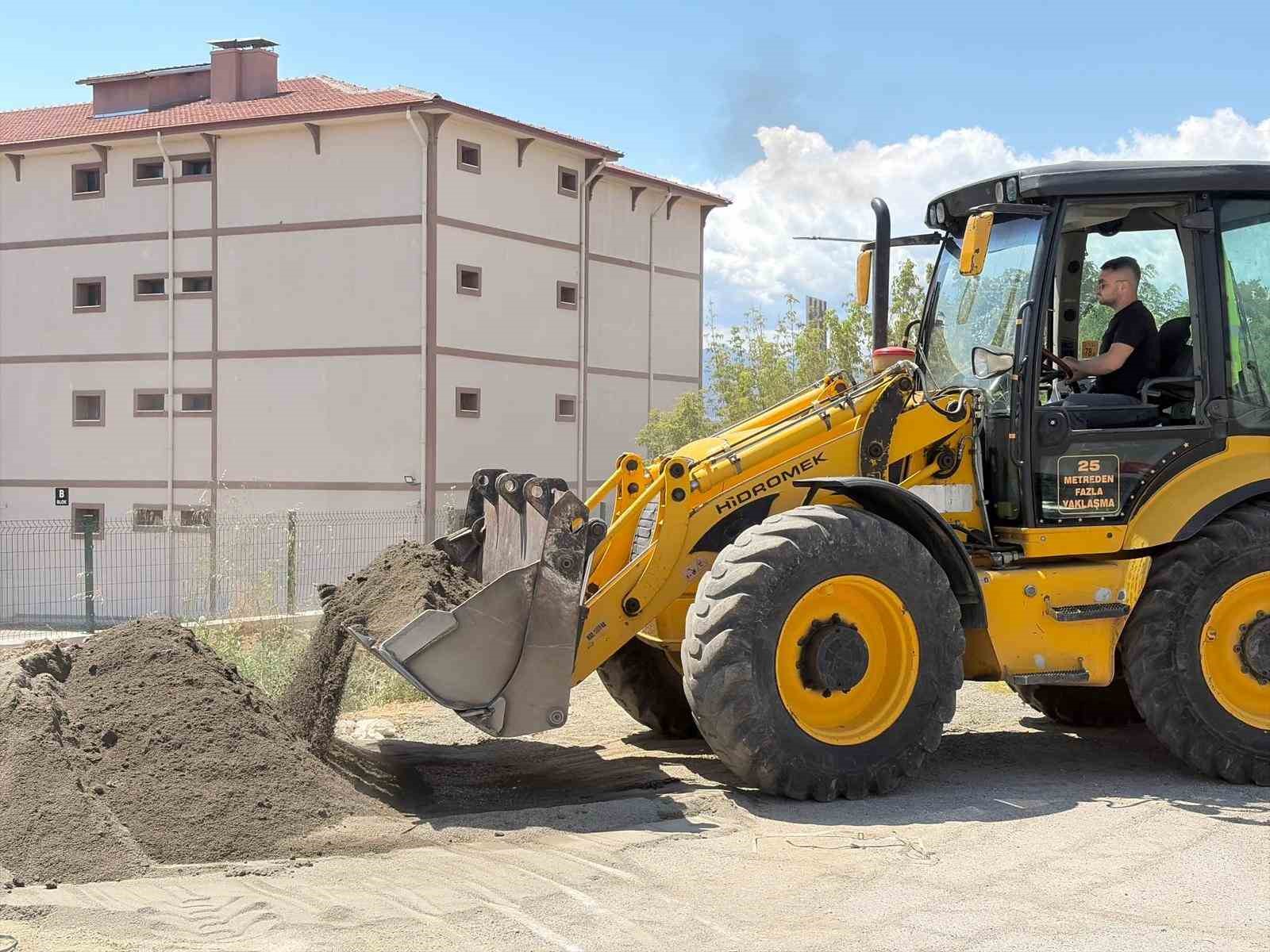 Tosya Belediyesi&rsquo;nin &ccedil;alışmalarıyla il&ccedil;enin &ccedil;ehresi değişiyor