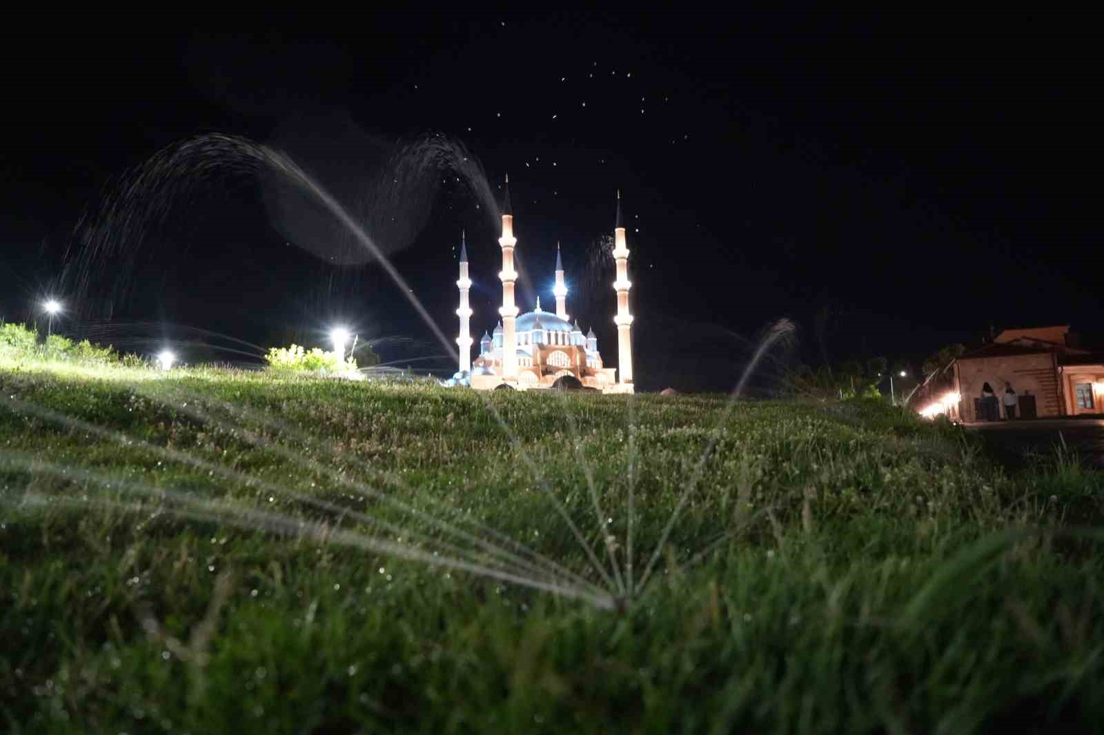 Selimiye Camii&rsquo;nden y&uuml;kselen selalar 15 Temmuz şehitleri i&ccedil;in okundu