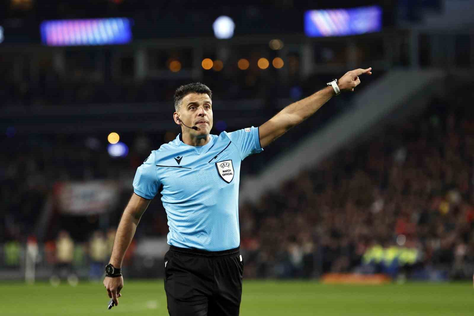 Fenerbah&ccedil;e - Roma ma&ccedil;ında İspanyol hakem Jesus Gil Manzano d&uuml;d&uuml;k &ccedil;alacak