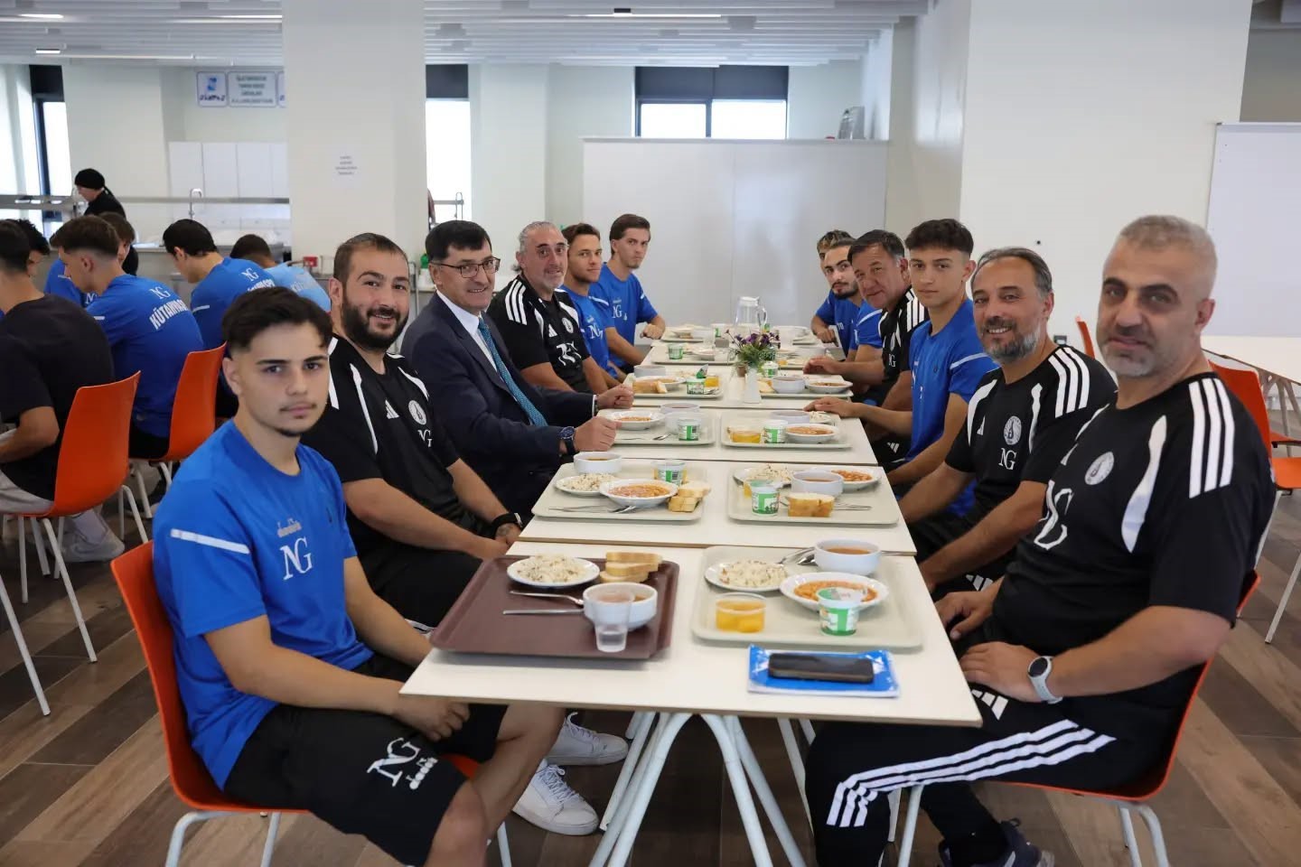 Kütahyaspor altyapı sporcularına Başkan Kahveci’den destek