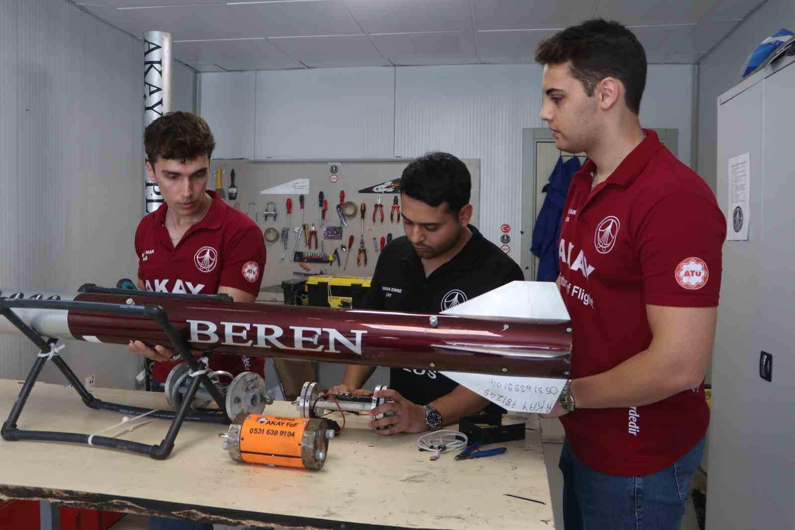 Adanalı gençlerin roketleri TEKNOFEST’te iki kategoride derece yaptı