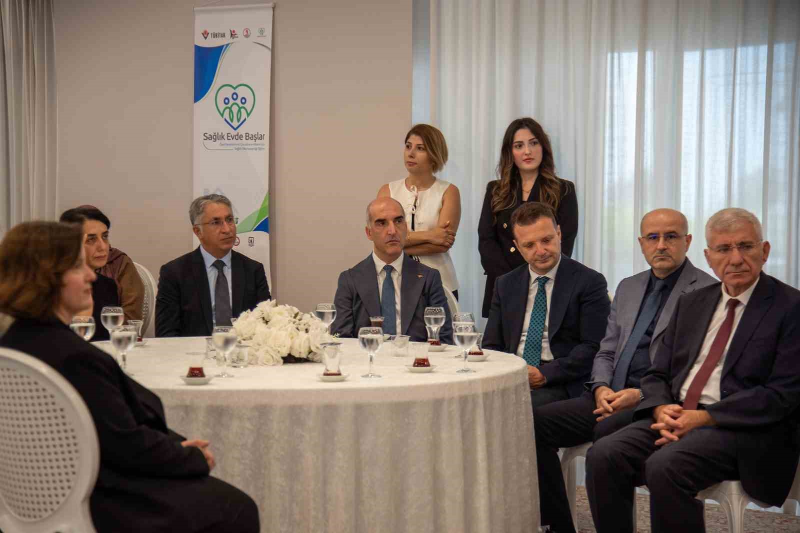 Özel çocukların ailelerine bilimsel destek: "Sağlık Evde Başlar" projesi başladı