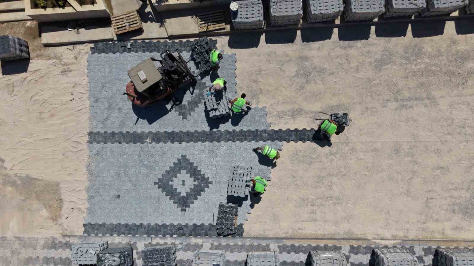 &Ccedil;amlık Cami &Ouml;n&uuml; Meydanı d&uuml;zenleniyor