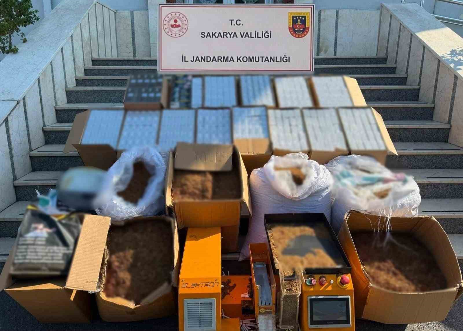 Sakarya’da kaçakçılık operasyonu: 120 kilo tütün ve yüz binlerce makaron ele geçirildi