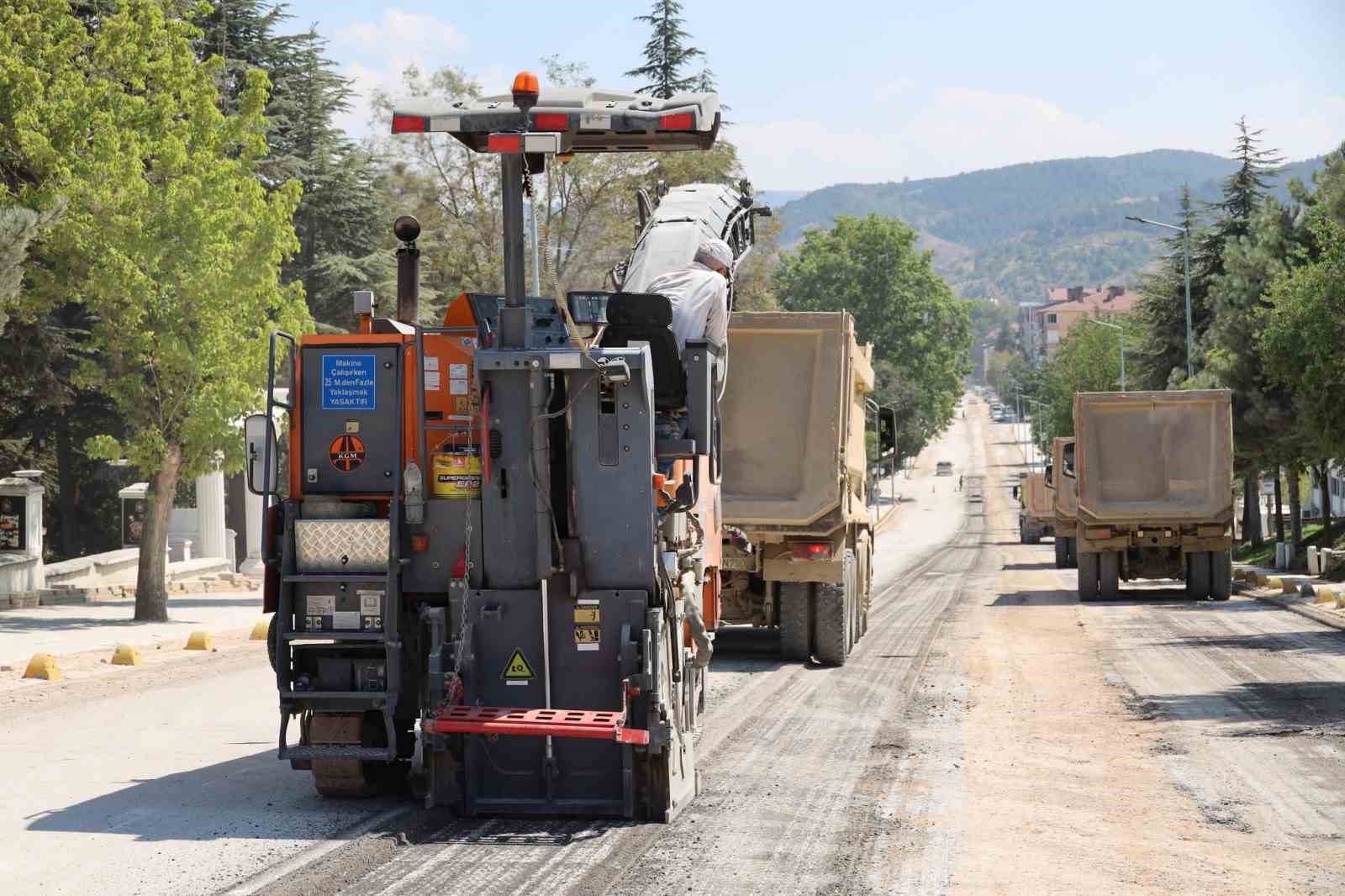 Bilecik’te ana caddeler baştan aşağı yenileniyor