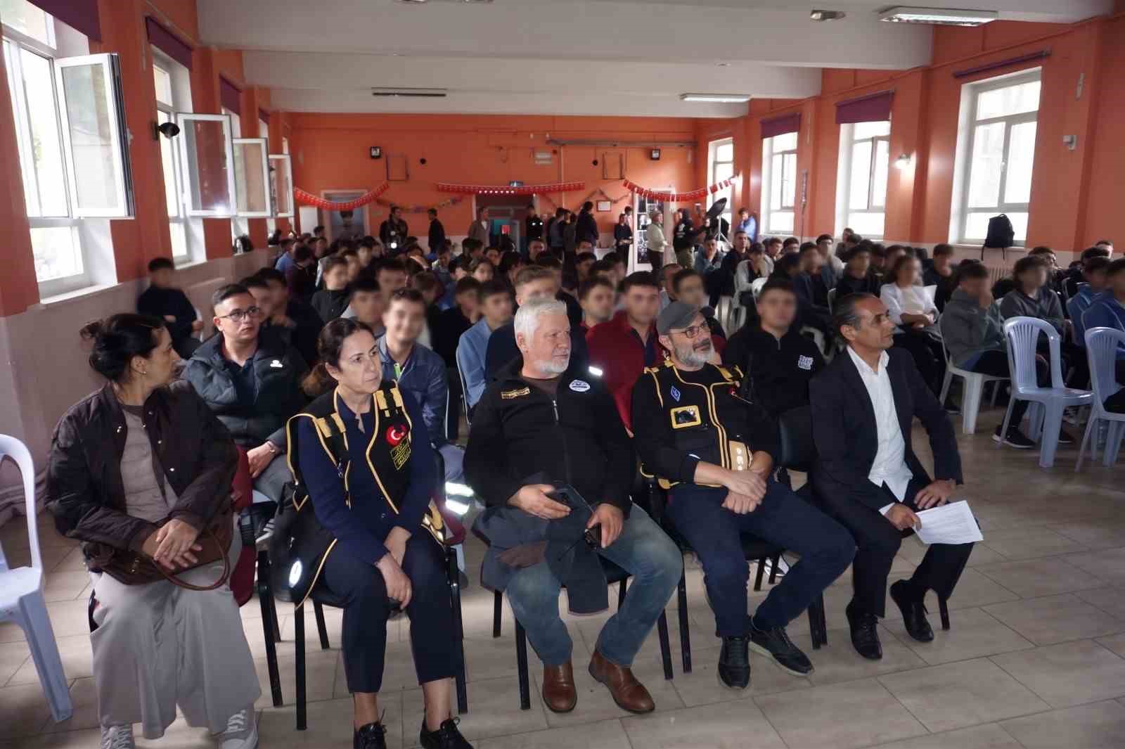 Geleceğin haberleşme teknolojileri Bergama&rsquo;da hayata ge&ccedil;iyor