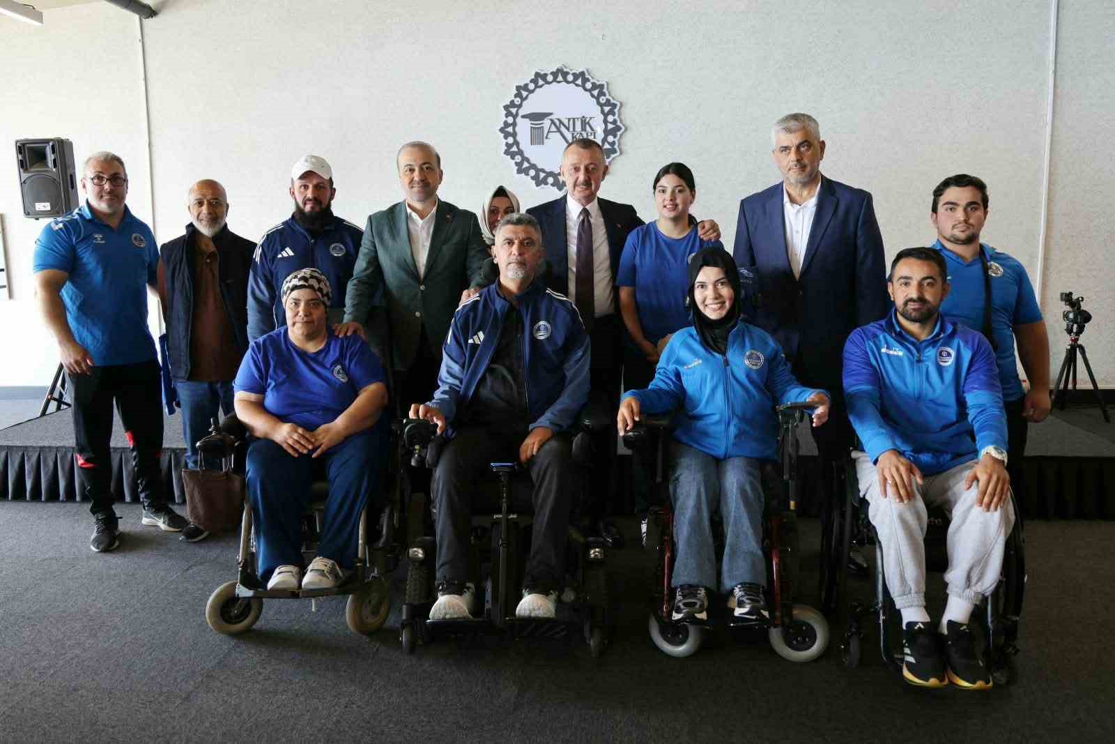 Kocaeli’nin şampiyonları Büyükakın’la buluştu