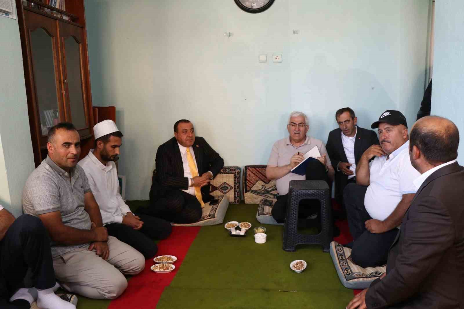 Milletvekili Öz, muhtarlarla buluştu
