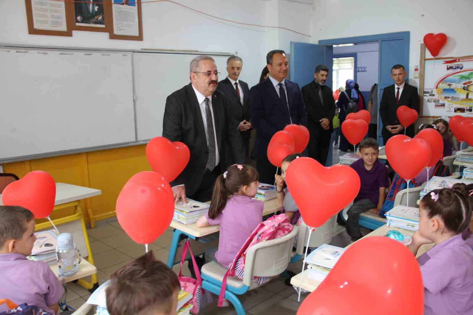 &Ccedil;arşamba&rsquo;da okullar &ouml;ğrencilerle şenlendi