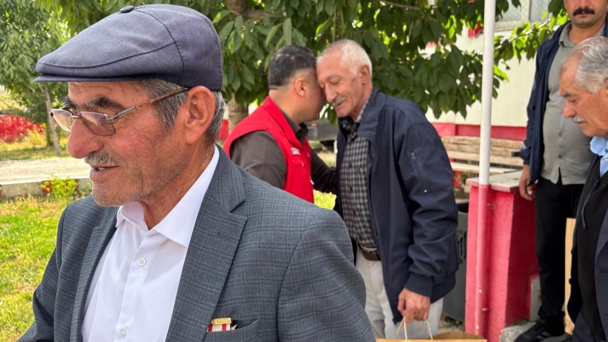 Muradiye Kızılay Şubesi gazileri ağırladı