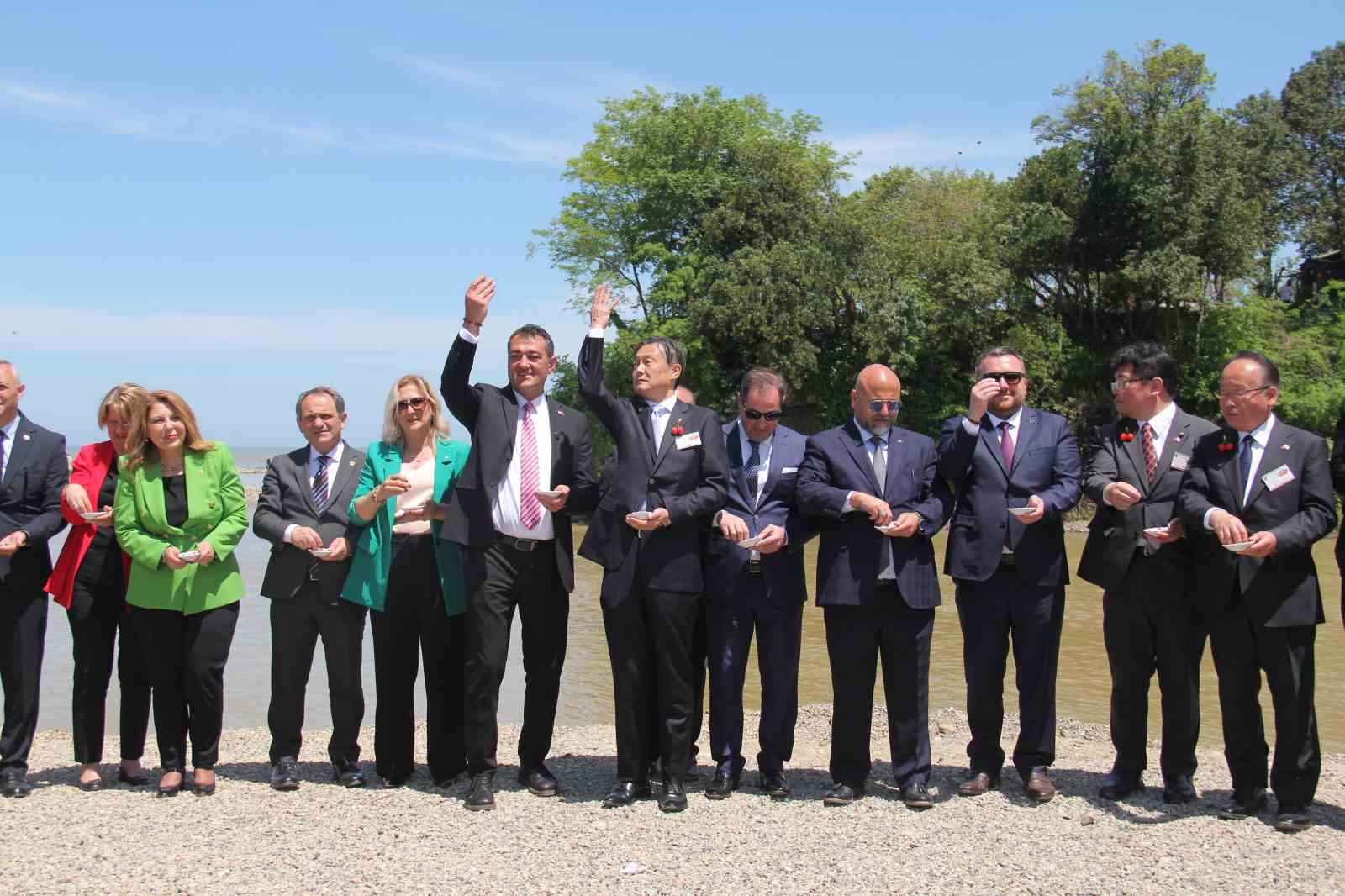 Uluslararası Aksu Festivali kapsamında y&ouml;redeki Mayıs 7&rsquo;si geleneği yaşatıldı