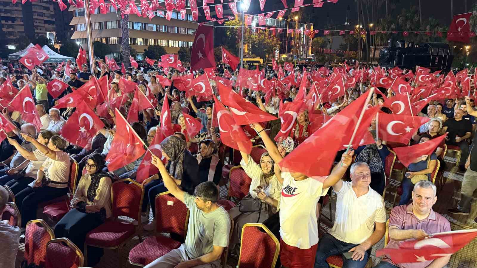 Adana’da 15 Temmuz’un 10. yılında demokrasi nöbeti tutuldu