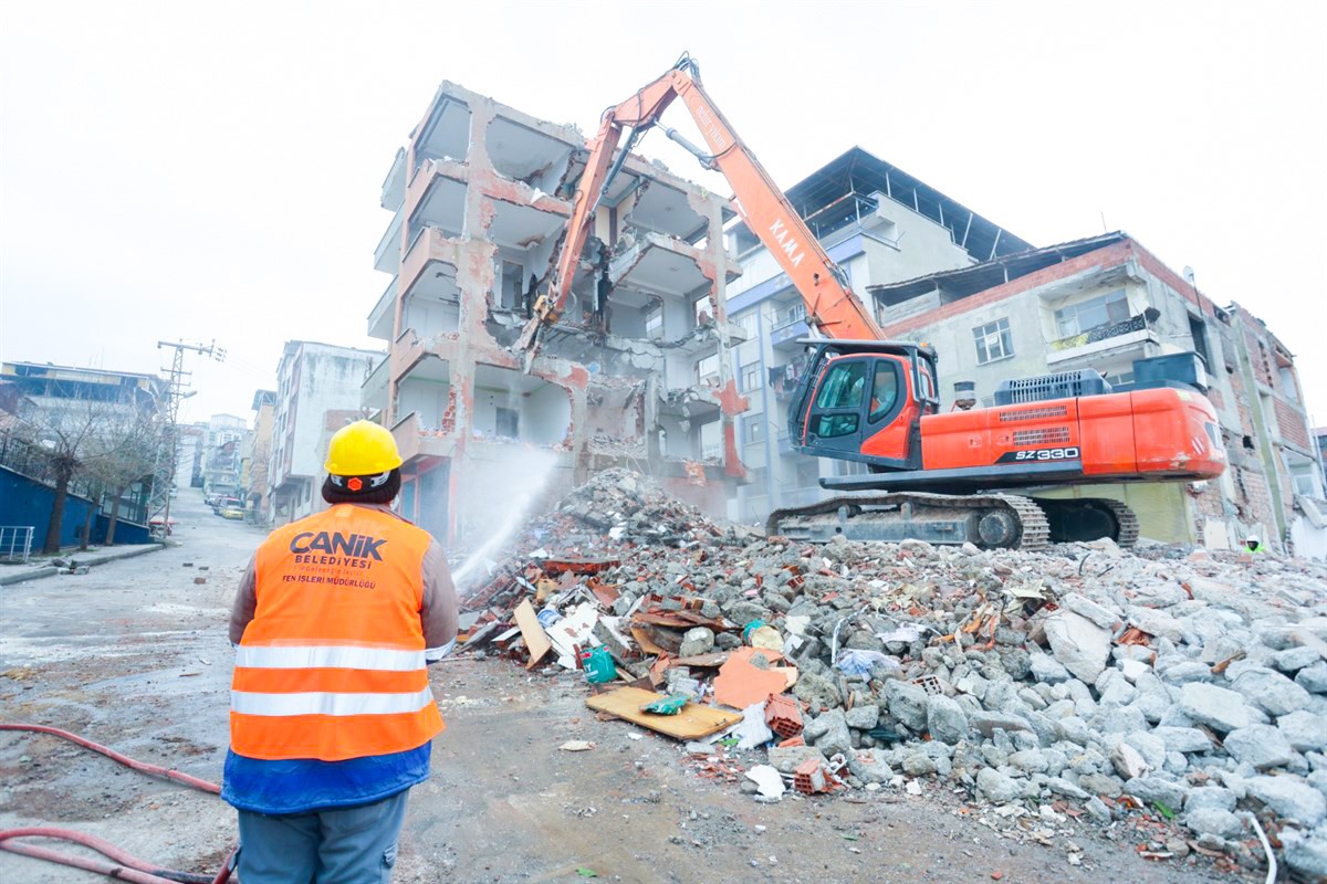 Canik’te tarihi dönüşüm sürüyor: İlk etapta 656 konut yapılacak