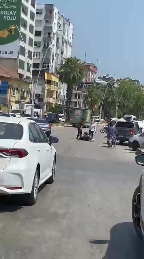 Adana&rsquo;da kavga sırasında &ccedil;ıkan pompalı t&uuml;fek paniğe neden oldu