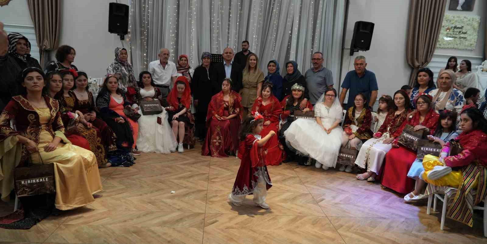 Down sendromlu genç kızların kına hayali gerçek oldu