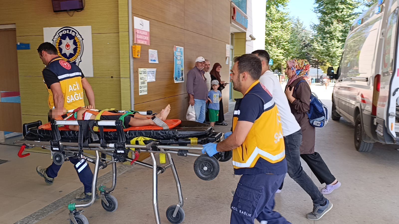 4 yaşındaki çocuk balkondan düştü
