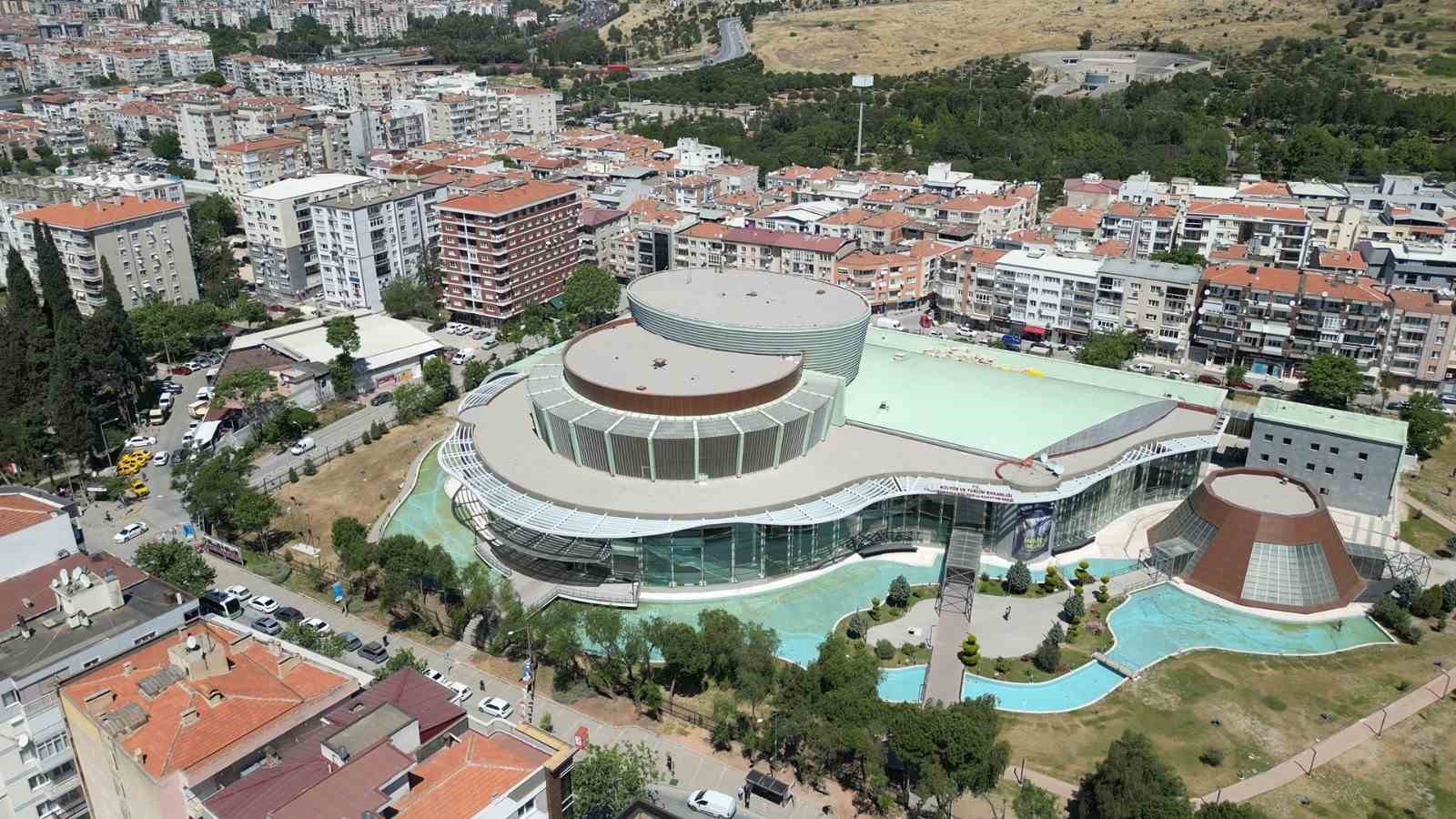 AK Partili Saygılı’dan Bornova Kültür Merkezi paylaşımı