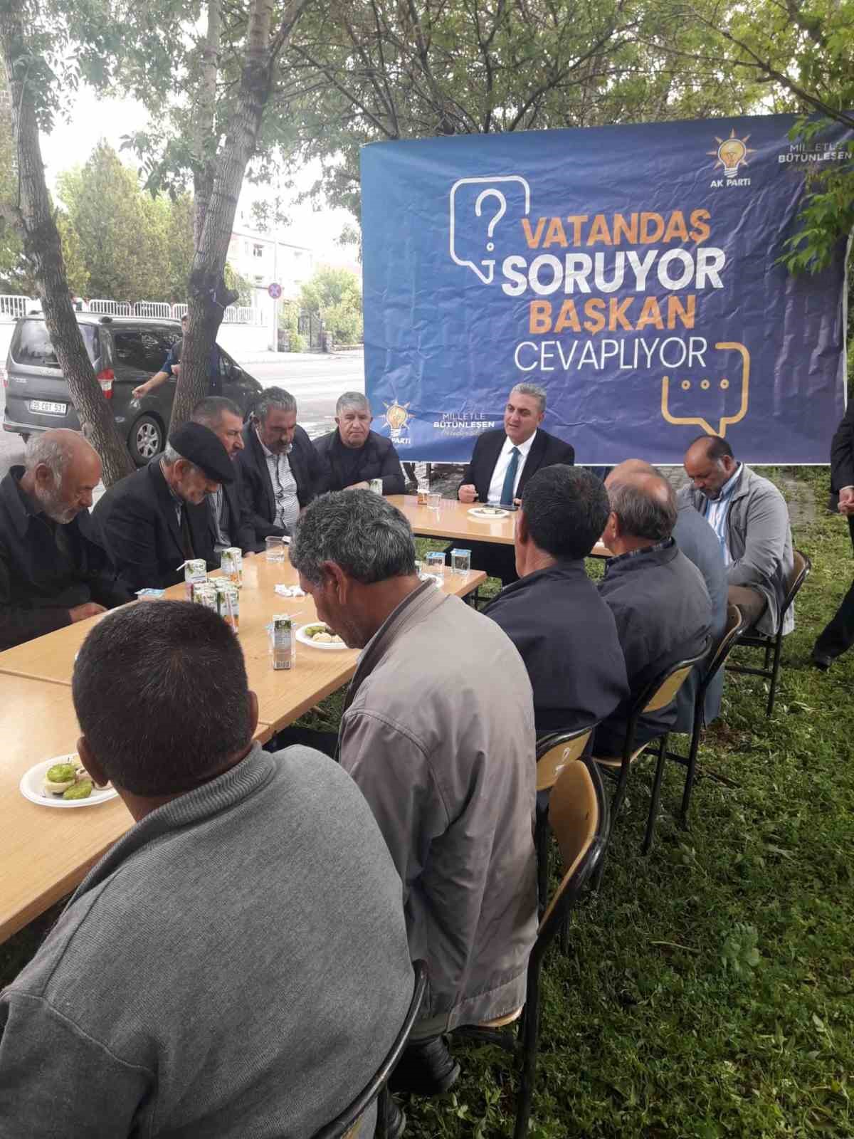 Akyaka’da "Vatandaş Soruyor, Başkan Cevaplıyor" buluşması yoğun ilgi gördü