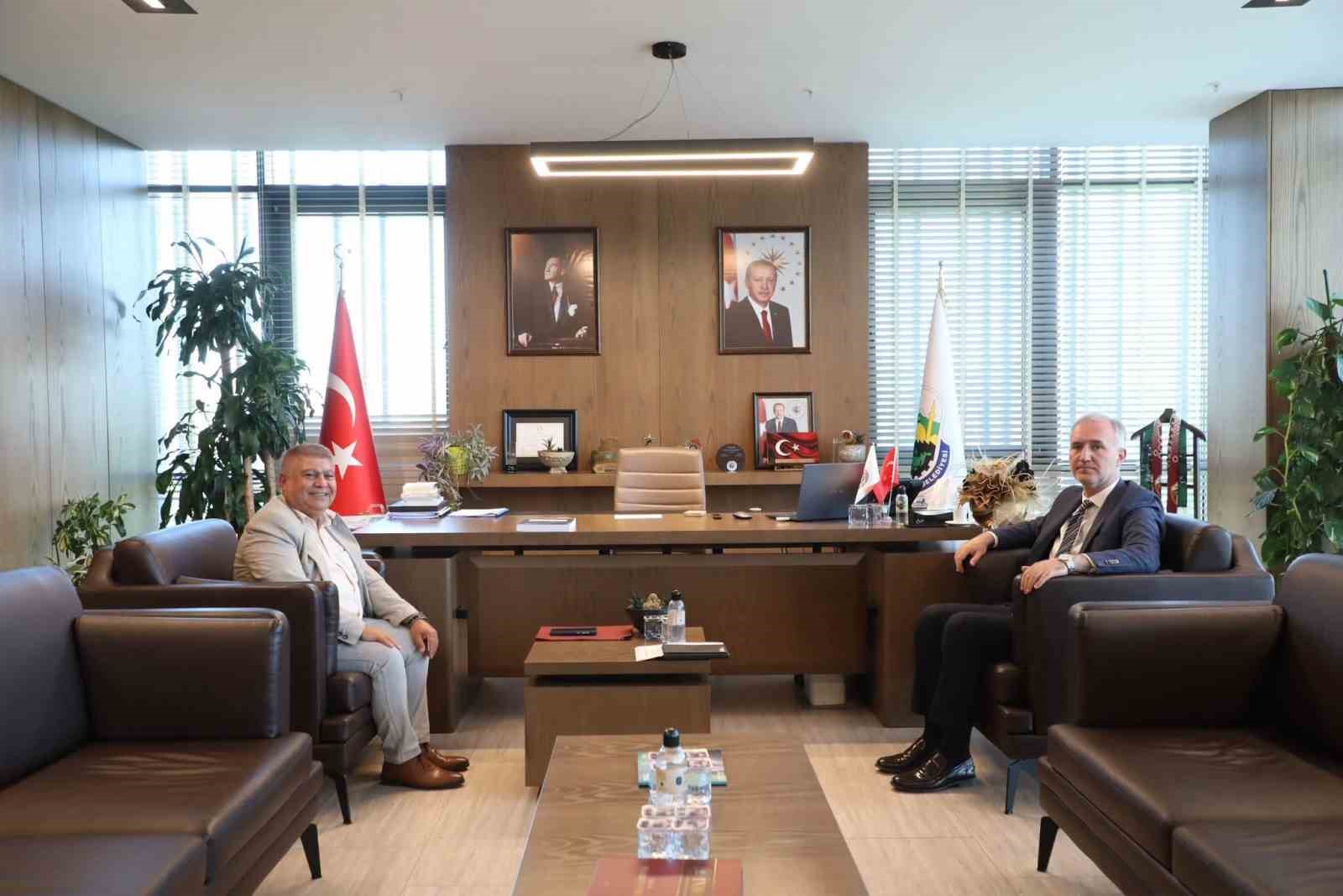 İnegöl’de sağlık yatırımları sürüyor: Hedef 160 aile hekimi